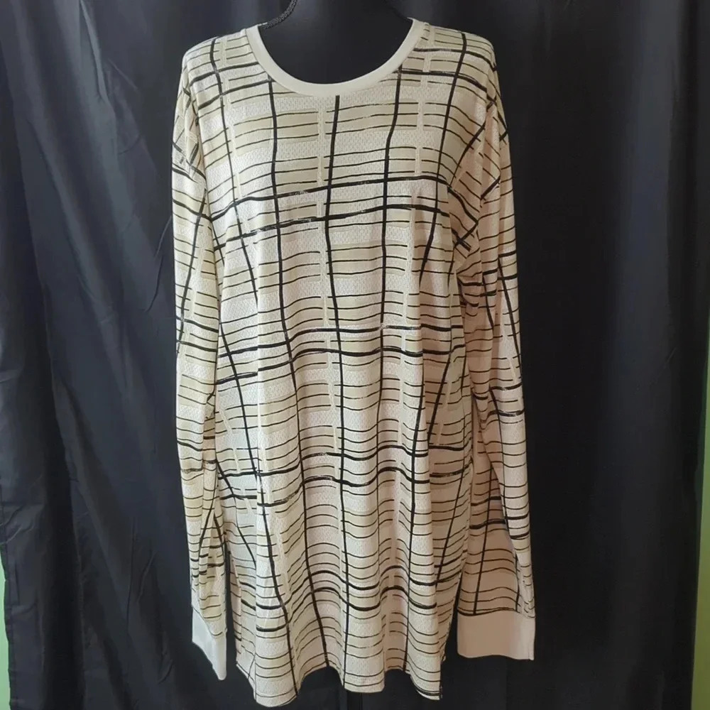 Lularoe, The Hudson Top. 2/3X. Excellent Used Condition.